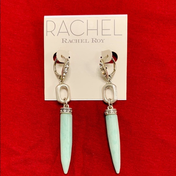 NWT Elegant Mint Dangle Earrings - Picture 1 of 4
